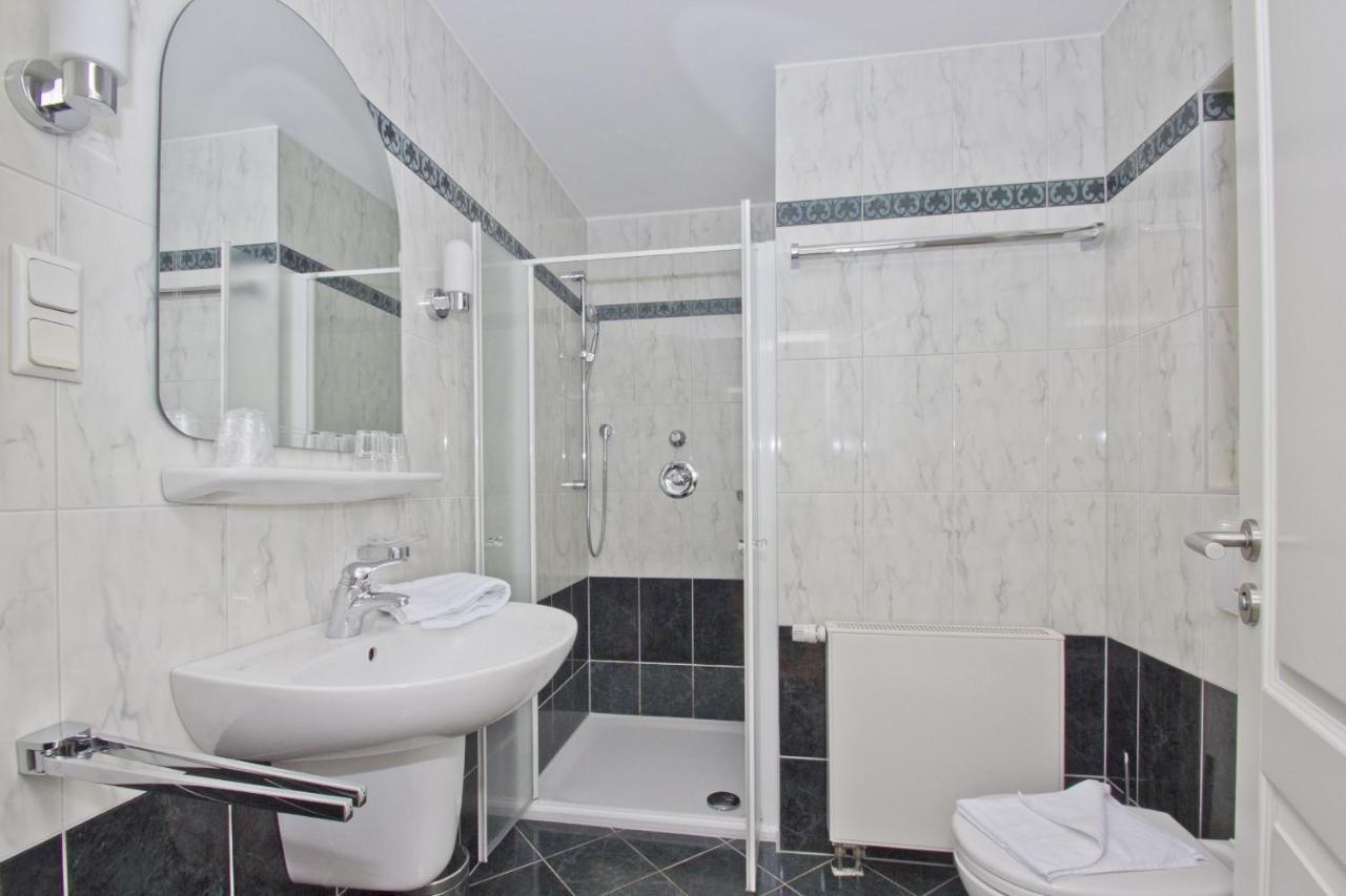 גוהרן Mit Meerblick Und Balkon, Gratis Nutzung Vom Ahoi Erlebnisbad Und Sauna In Sellin - Meeresblick Fewo 14 מראה חיצוני תמונה